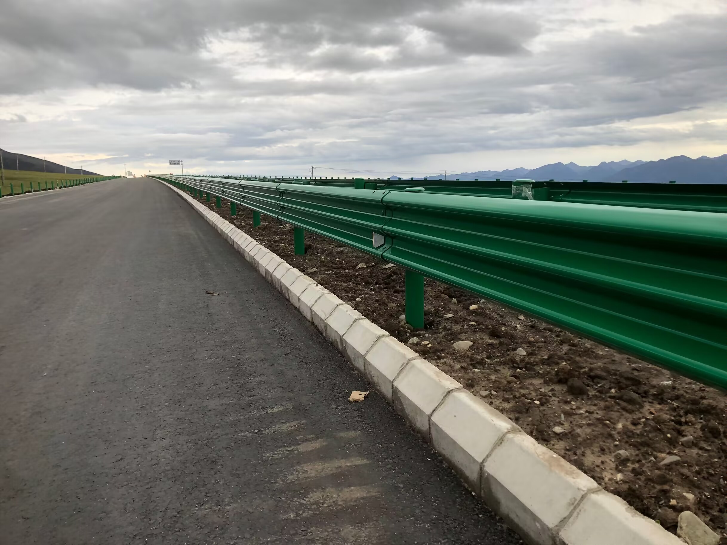 雅江县乡村公路波形护栏防撞波形护栏 - 推荐